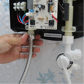  Lắp máy nước nóng