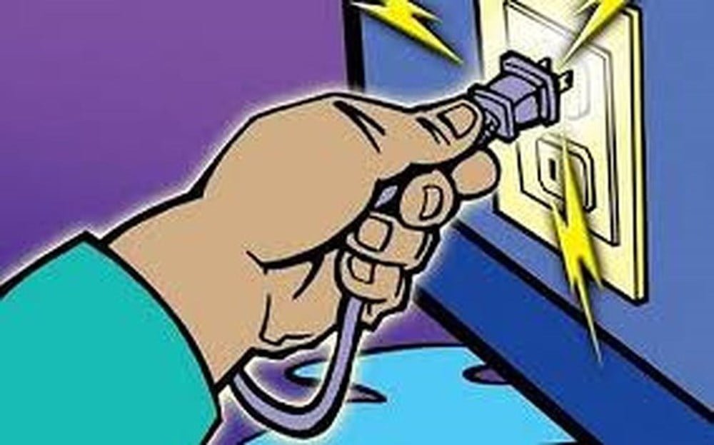 Sửa điện bị giật tử vong – “Đừng đùa với lửa”