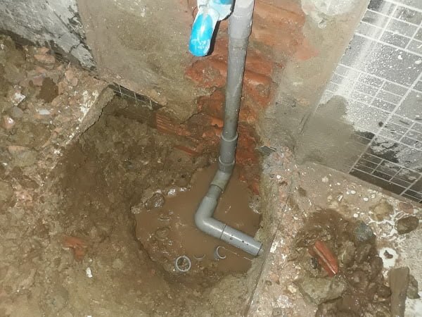 Sửa đường ống nước âm tường bị rò rỉ bục vỡ
